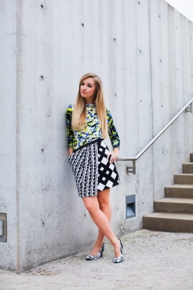 Sarah Bourne - Sets and Sequins {A fitness and fashion blog} - Pattern Play in the Peter Pilotto for Target Collection - Graphic top shirt, Black and white geometric print skirt, black and white pumps heels, photos taken by Erin Stubblefield Weddings & Portraiture at the Contemporary Art Museum of St. Louis - fashion, outfit, blonde, blogger, bright, summer dressing